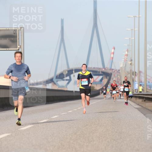 03.10.2026 - Köhlbrandbrückenlauf Jannik Wohlers http://msf.ph/oto/10709215 03.10.2026 09:39:44 Position 3  meine-sportfotos.de