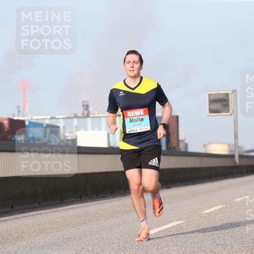 03.10.2026 - Köhlbrandbrückenlauf Jannik Wohlers http://msf.ph/oto/10709225 03.10.2026 09:39:51 Position 3 2117 meine-sportfotos.de