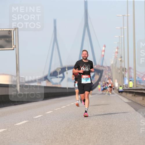 03.10.2026 - Köhlbrandbrückenlauf Jannik Wohlers http://msf.ph/oto/10709234 03.10.2026 09:39:55 Position 3 1091 meine-sportfotos.de