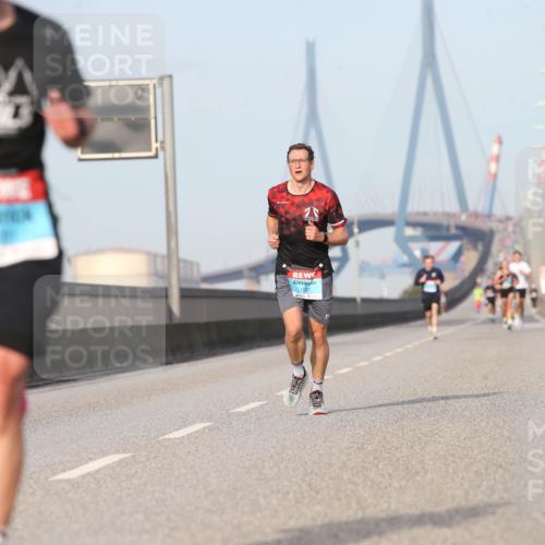 03.10.2026 - Köhlbrandbrückenlauf Jannik Wohlers http://msf.ph/oto/10709248 03.10.2026 09:40:00 Position 3 1097 meine-sportfotos.de