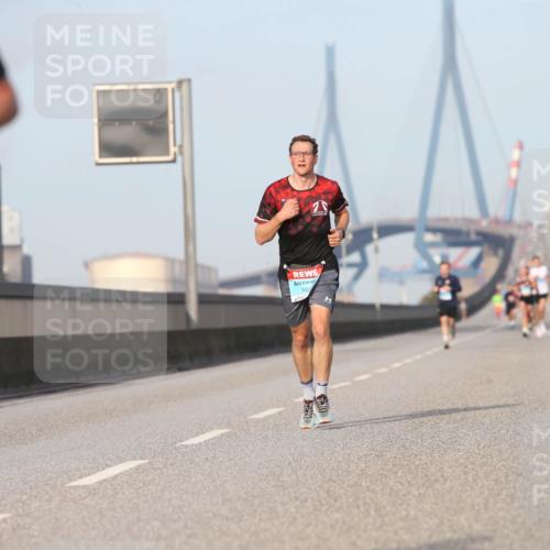 03.10.2026 - Köhlbrandbrückenlauf Jannik Wohlers http://msf.ph/oto/10709252 03.10.2026 09:40:00 Position 3 109 meine-sportfotos.de