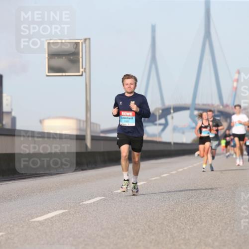 03.10.2026 - Köhlbrandbrückenlauf Jannik Wohlers http://msf.ph/oto/10709259 03.10.2026 09:40:12 Position 3 1007 meine-sportfotos.de