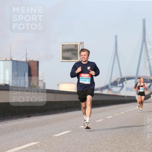 03.10.2026 - Köhlbrandbrückenlauf Jannik Wohlers http://msf.ph/oto/10709265 03.10.2026 09:40:14 Position 3 1007 meine-sportfotos.de