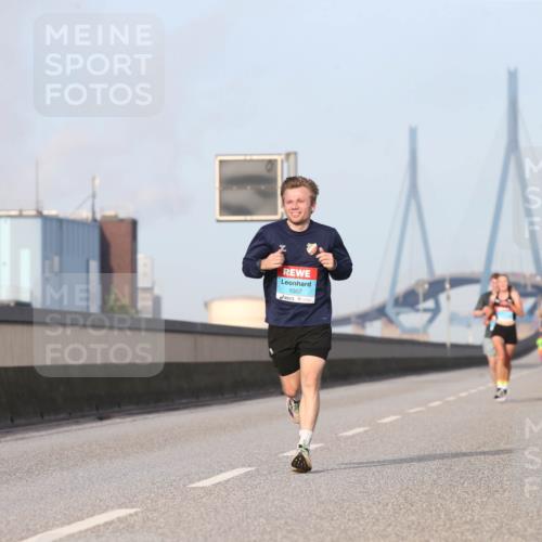 03.10.2026 - Köhlbrandbrückenlauf Jannik Wohlers http://msf.ph/oto/10709267 03.10.2026 09:40:14 Position 3 1007 meine-sportfotos.de