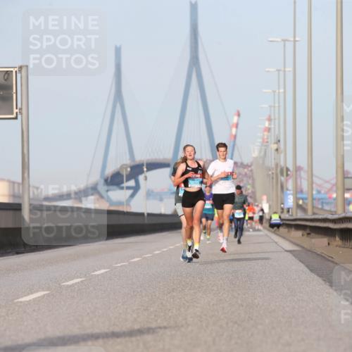 03.10.2026 - Köhlbrandbrückenlauf Jannik Wohlers http://msf.ph/oto/10709271 03.10.2026 09:40:15 Position 3  meine-sportfotos.de