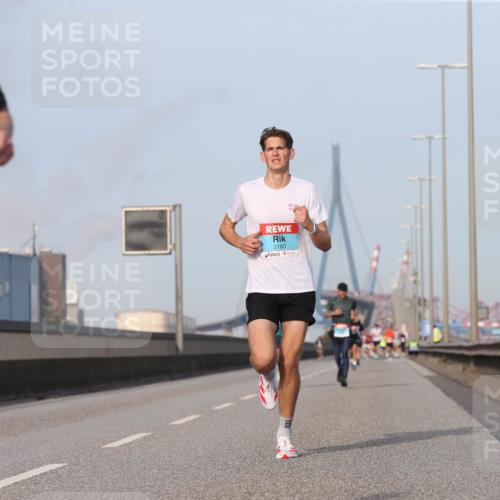 03.10.2026 - Köhlbrandbrückenlauf Jannik Wohlers http://msf.ph/oto/10709299 03.10.2026 09:40:25 Position 3 1607, 94, 2183 meine-sportfotos.de