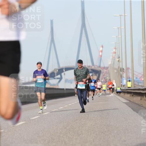 03.10.2026 - Köhlbrandbrückenlauf Jannik Wohlers http://msf.ph/oto/10709305 03.10.2026 09:40:27 Position 3 2165, 2007 meine-sportfotos.de