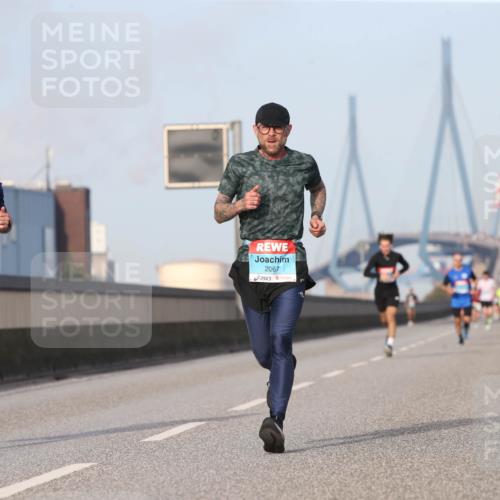03.10.2026 - Köhlbrandbrückenlauf Jannik Wohlers http://msf.ph/oto/10709322 03.10.2026 09:40:32 Position 3 2165, 2067 meine-sportfotos.de