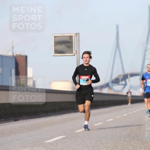 03.10.2026 - Köhlbrandbrückenlauf Jannik Wohlers http://msf.ph/oto/10709339 03.10.2026 09:40:38 Position 3 215 meine-sportfotos.de