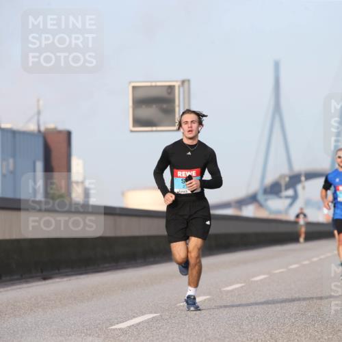 03.10.2026 - Köhlbrandbrückenlauf Jannik Wohlers http://msf.ph/oto/10709344 03.10.2026 09:40:38 Position 3  meine-sportfotos.de