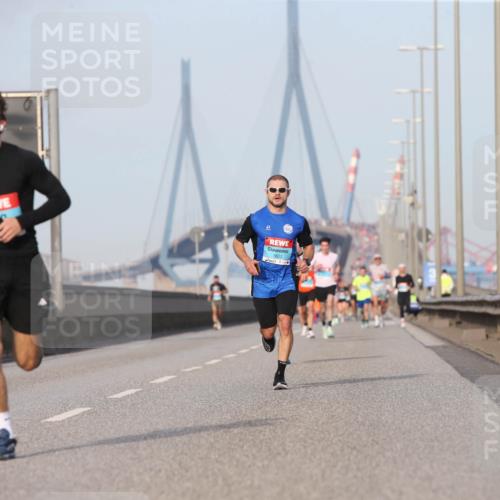 03.10.2026 - Köhlbrandbrückenlauf Jannik Wohlers http://msf.ph/oto/10709346 03.10.2026 09:40:40 Position 3 1823 meine-sportfotos.de