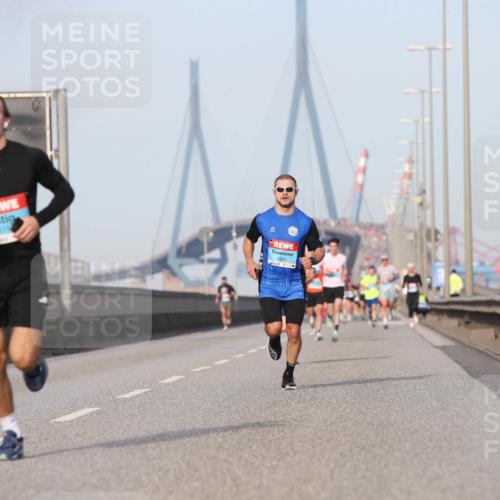 03.10.2026 - Köhlbrandbrückenlauf Jannik Wohlers http://msf.ph/oto/10709348 03.10.2026 09:40:40 Position 3 1823 meine-sportfotos.de