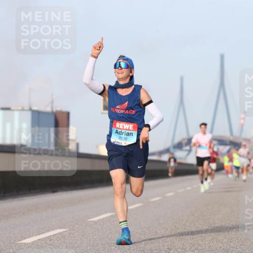 03.10.2026 - Köhlbrandbrückenlauf Jannik Wohlers http://msf.ph/oto/10709362 03.10.2026 09:40:47 Position 3 2130 meine-sportfotos.de