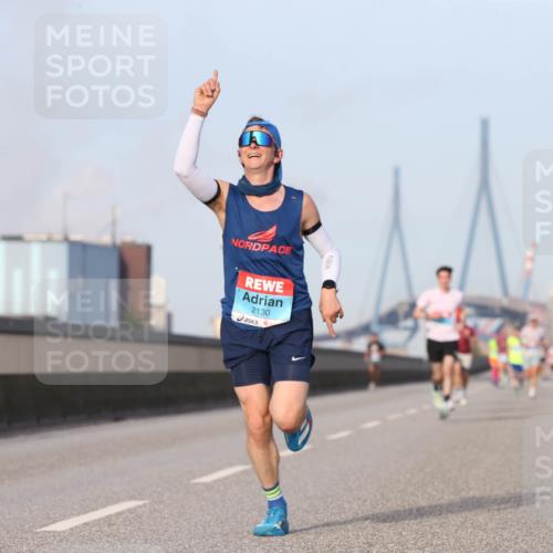 03.10.2026 - Köhlbrandbrückenlauf Jannik Wohlers http://msf.ph/oto/10709364 03.10.2026 09:40:47 Position 3 2130 meine-sportfotos.de
