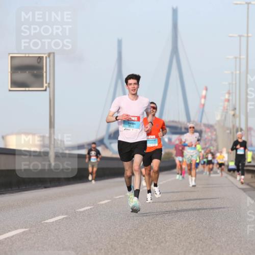03.10.2026 - Köhlbrandbrückenlauf Jannik Wohlers http://msf.ph/oto/10709375 03.10.2026 09:40:50 Position 3 3803 meine-sportfotos.de