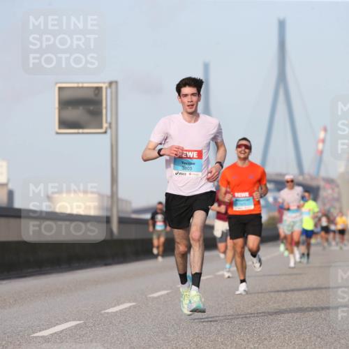 03.10.2026 - Köhlbrandbrückenlauf Jannik Wohlers http://msf.ph/oto/10709377 03.10.2026 09:40:51 Position 3 3803 meine-sportfotos.de