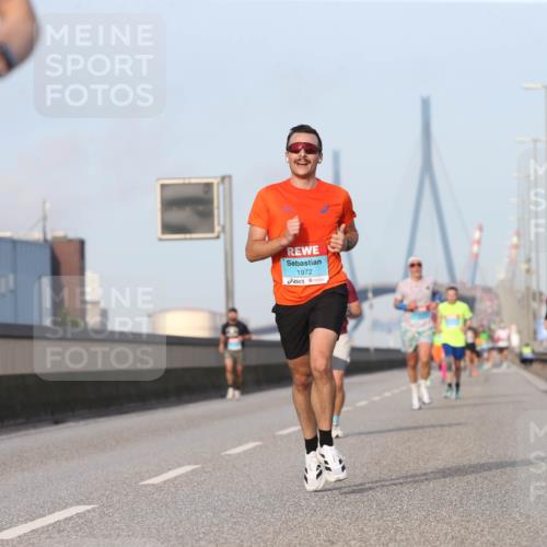 03.10.2026 - Köhlbrandbrückenlauf Jannik Wohlers http://msf.ph/oto/10709381 03.10.2026 09:40:55 Position 3 1972 meine-sportfotos.de