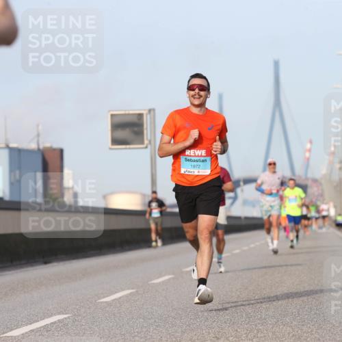03.10.2026 - Köhlbrandbrückenlauf Jannik Wohlers http://msf.ph/oto/10709383 03.10.2026 09:40:55 Position 3 1972 meine-sportfotos.de
