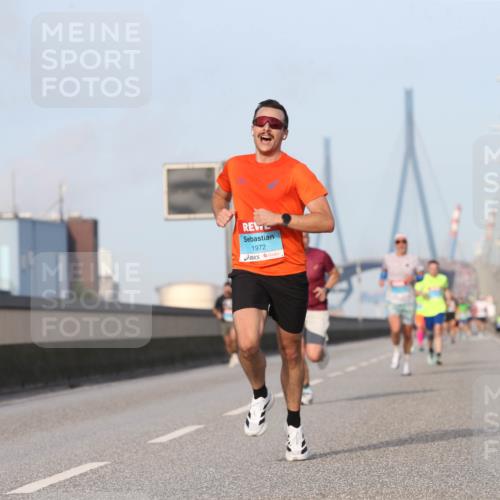 03.10.2026 - Köhlbrandbrückenlauf Jannik Wohlers http://msf.ph/oto/10709385 03.10.2026 09:40:55 Position 3 1972 meine-sportfotos.de