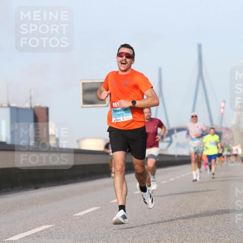 03.10.2026 - Köhlbrandbrückenlauf Jannik Wohlers http://msf.ph/oto/10709388 03.10.2026 09:40:55 Position 3 1972 meine-sportfotos.de