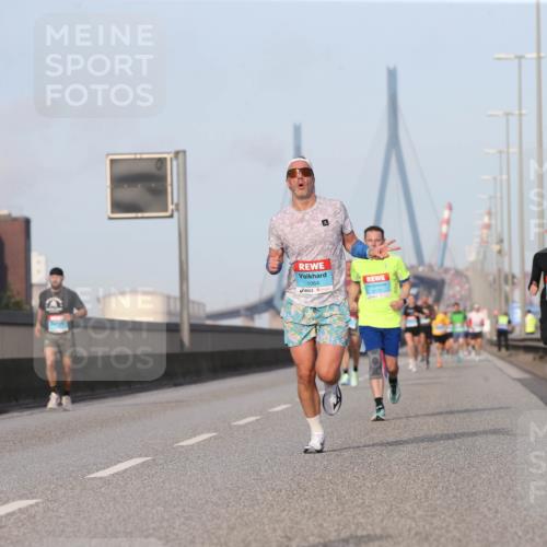 03.10.2026 - Köhlbrandbrückenlauf Jannik Wohlers http://msf.ph/oto/10709398 03.10.2026 09:41:00 Position 3 1064 meine-sportfotos.de