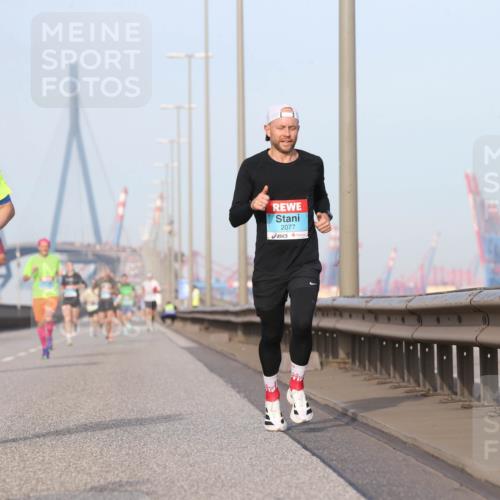 03.10.2026 - Köhlbrandbrückenlauf Jannik Wohlers http://msf.ph/oto/10709406 03.10.2026 09:41:04 Position 3 2135, 2077 meine-sportfotos.de