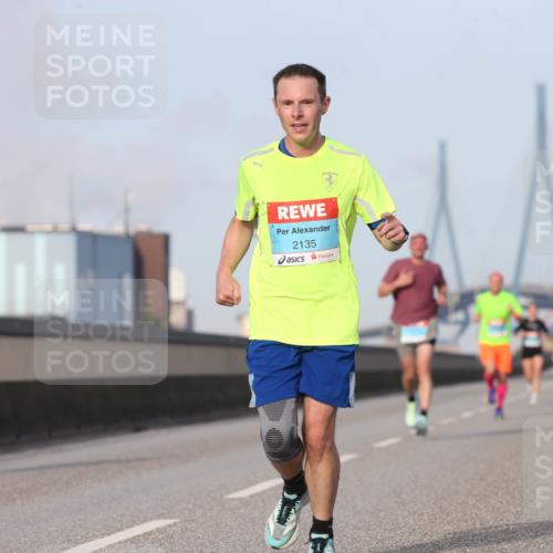03.10.2026 - Köhlbrandbrückenlauf Jannik Wohlers http://msf.ph/oto/10709410 03.10.2026 09:41:05 Position 3 2135 meine-sportfotos.de