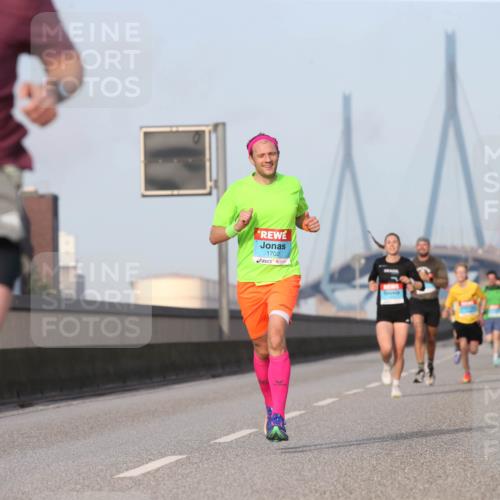 03.10.2026 - Köhlbrandbrückenlauf Jannik Wohlers http://msf.ph/oto/10709416 03.10.2026 09:41:10 Position 3 1702 meine-sportfotos.de