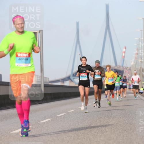 03.10.2026 - Köhlbrandbrückenlauf Jannik Wohlers http://msf.ph/oto/10709422 03.10.2026 09:41:12 Position 3 1425 meine-sportfotos.de