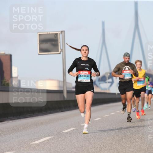 03.10.2026 - Köhlbrandbrückenlauf Jannik Wohlers http://msf.ph/oto/10709428 03.10.2026 09:41:14 Position 3 1425, 1413 meine-sportfotos.de