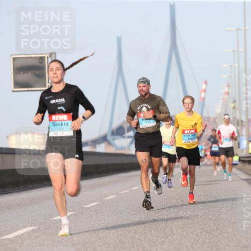 03.10.2026 - Köhlbrandbrückenlauf Jannik Wohlers http://msf.ph/oto/10709433 03.10.2026 09:41:15 Position 3 1425, 1413, 27, 1296 meine-sportfotos.de