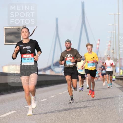 03.10.2026 - Köhlbrandbrückenlauf Jannik Wohlers http://msf.ph/oto/10709435 03.10.2026 09:41:16 Position 3 1425, 1413, 1296, 27 meine-sportfotos.de