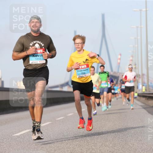 03.10.2026 - Köhlbrandbrückenlauf Jannik Wohlers http://msf.ph/oto/10709452 03.10.2026 09:41:19 Position 3 27, 1413, 1296 meine-sportfotos.de