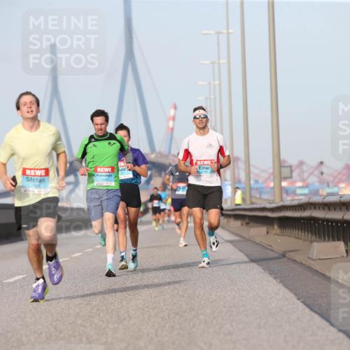 03.10.2026 - Köhlbrandbrückenlauf Jannik Wohlers http://msf.ph/oto/10709461 03.10.2026 09:41:22 Position 3 1357, 2166, 2045, 2125 meine-sportfotos.de