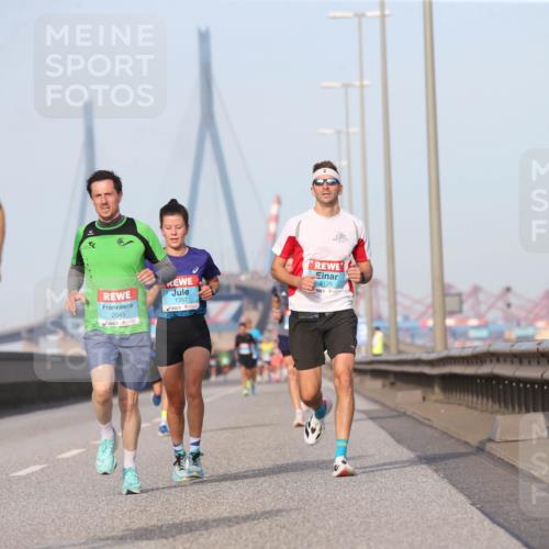 03.10.2026 - Köhlbrandbrückenlauf Jannik Wohlers http://msf.ph/oto/10709463 03.10.2026 09:41:23 Position 3 1357, 2045, 2125 meine-sportfotos.de