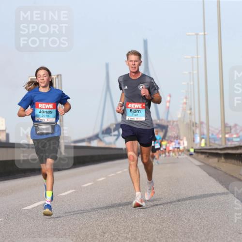 03.10.2026 - Köhlbrandbrückenlauf Jannik Wohlers http://msf.ph/oto/10709493 03.10.2026 09:41:31 Position 3 2278, 1142 meine-sportfotos.de