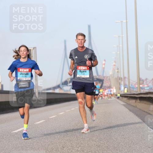 03.10.2026 - Köhlbrandbrückenlauf Jannik Wohlers http://msf.ph/oto/10709495 03.10.2026 09:41:31 Position 3 2278, 1142 meine-sportfotos.de