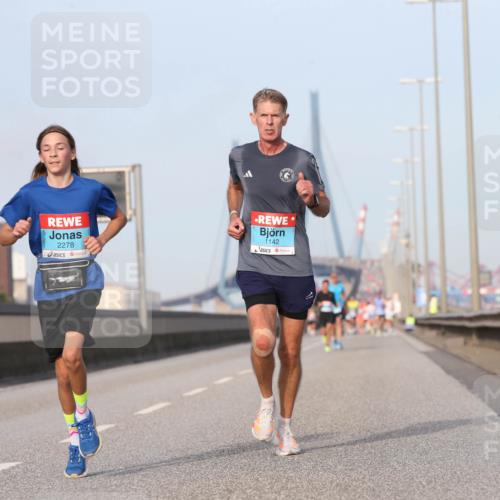 03.10.2026 - Köhlbrandbrückenlauf Jannik Wohlers http://msf.ph/oto/10709503 03.10.2026 09:41:32 Position 3 2278, 1142 meine-sportfotos.de
