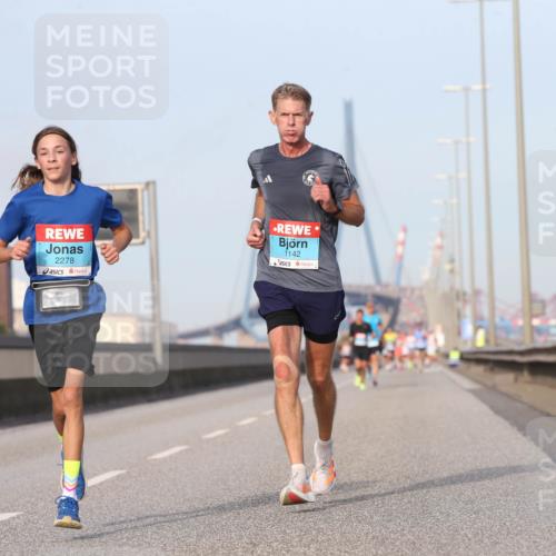03.10.2026 - Köhlbrandbrückenlauf Jannik Wohlers http://msf.ph/oto/10709505 03.10.2026 09:41:32 Position 3 2278, 1142 meine-sportfotos.de