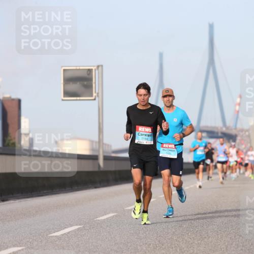 03.10.2026 - Köhlbrandbrückenlauf Jannik Wohlers http://msf.ph/oto/10709513 03.10.2026 09:41:44 Position 3 2194, 1261 meine-sportfotos.de