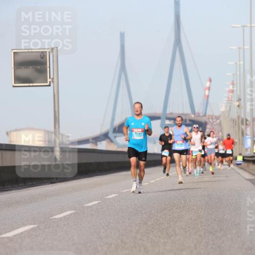 03.10.2026 - Köhlbrandbrückenlauf Jannik Wohlers http://msf.ph/oto/10709530 03.10.2026 09:41:49 Position 3  meine-sportfotos.de