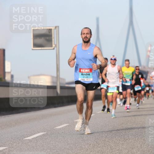 03.10.2026 - Köhlbrandbrückenlauf Jannik Wohlers http://msf.ph/oto/10709545 03.10.2026 09:41:57 Position 3 2149 meine-sportfotos.de