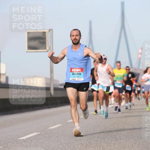 03.10.2026 - Köhlbrandbrückenlauf Jannik Wohlers http://msf.ph/oto/10709550 03.10.2026 09:41:57 Position 3 2149 meine-sportfotos.de