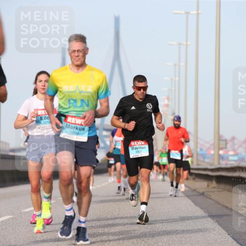 03.10.2026 - Köhlbrandbrückenlauf Jannik Wohlers http://msf.ph/oto/10709582 03.10.2026 09:42:04 Position 3 2218, 1803, 2309 meine-sportfotos.de