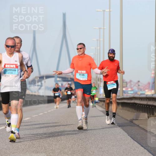 03.10.2026 - Köhlbrandbrückenlauf Jannik Wohlers http://msf.ph/oto/10709613 03.10.2026 09:42:08 Position 3 1129, 2195, 2355, 2155 meine-sportfotos.de