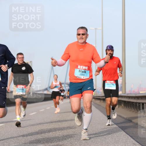 03.10.2026 - Köhlbrandbrückenlauf Jannik Wohlers http://msf.ph/oto/10709632 03.10.2026 09:42:12 Position 3 5, 3779, 2355, 2155 meine-sportfotos.de