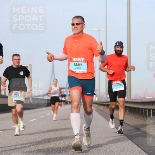 03.10.2026 - Köhlbrandbrückenlauf Jannik Wohlers http://msf.ph/oto/10709634 03.10.2026 09:42:12 Position 3 10, 5, 3779, 2355, 2155 meine-sportfotos.de