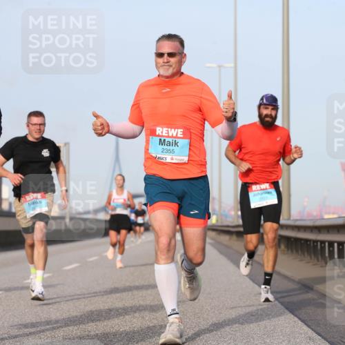 03.10.2026 - Köhlbrandbrückenlauf Jannik Wohlers http://msf.ph/oto/10709636 03.10.2026 09:42:12 Position 3 10, 5, 3779, 2355, 2155 meine-sportfotos.de