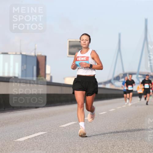 03.10.2026 - Köhlbrandbrückenlauf Jannik Wohlers http://msf.ph/oto/10709642 03.10.2026 09:42:15 Position 3  meine-sportfotos.de