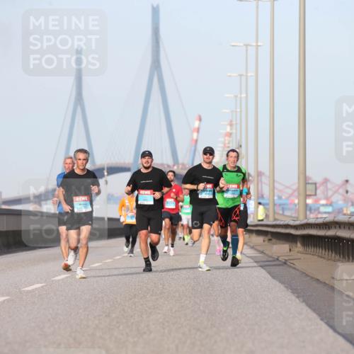 03.10.2026 - Köhlbrandbrückenlauf Jannik Wohlers http://msf.ph/oto/10709651 03.10.2026 09:42:19 Position 3  meine-sportfotos.de